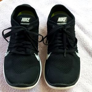 Nike Free 4.0 Flyknit Athletic Shoes Size 8.5.